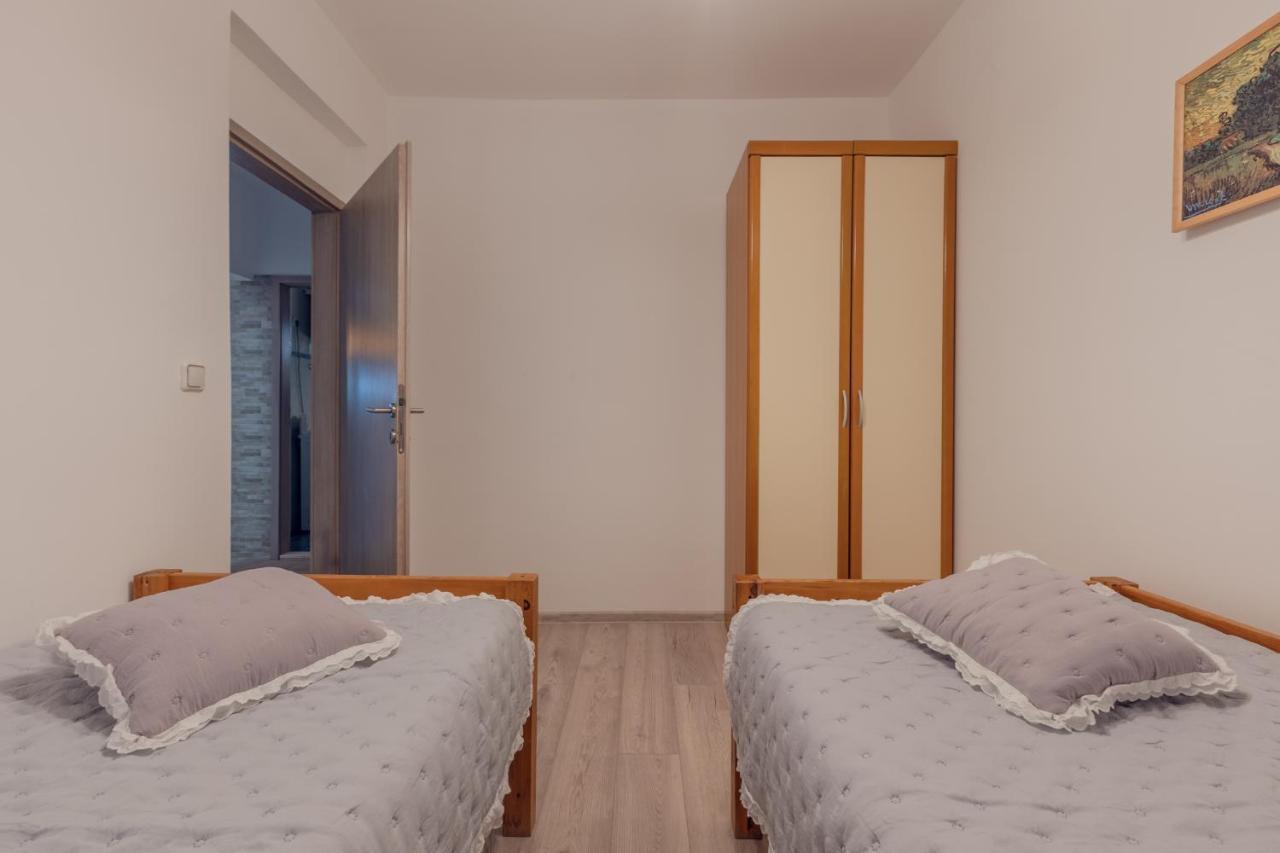 Holiday Home Insulam Mare Trogir Exterior foto