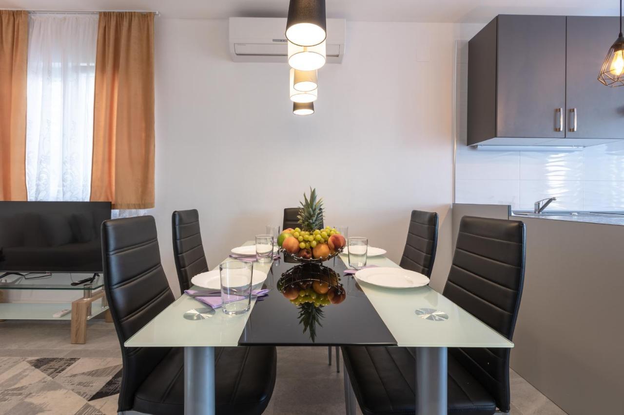 Holiday Home Insulam Mare Trogir Exterior foto
