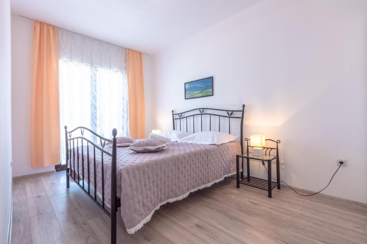 Holiday Home Insulam Mare Trogir Exterior foto