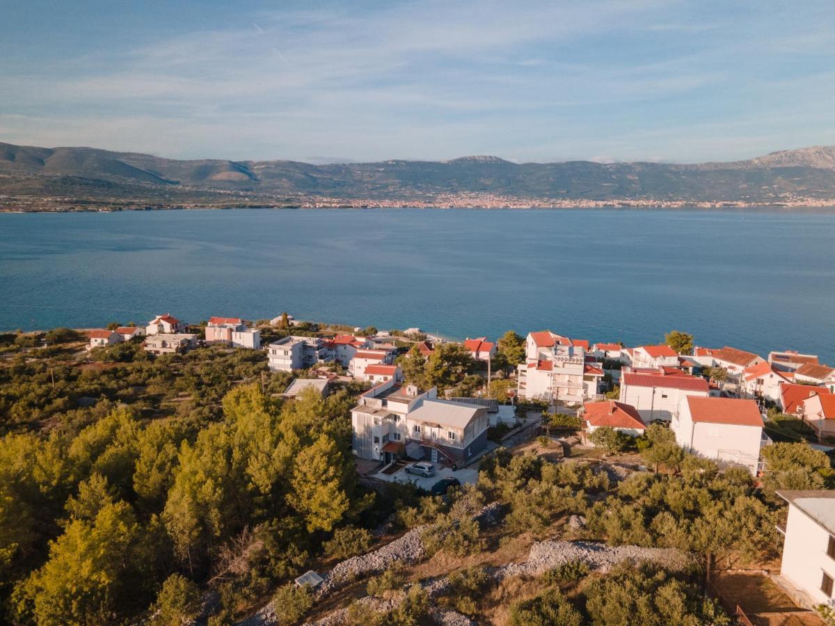 Holiday Home Insulam Mare Trogir Exterior foto