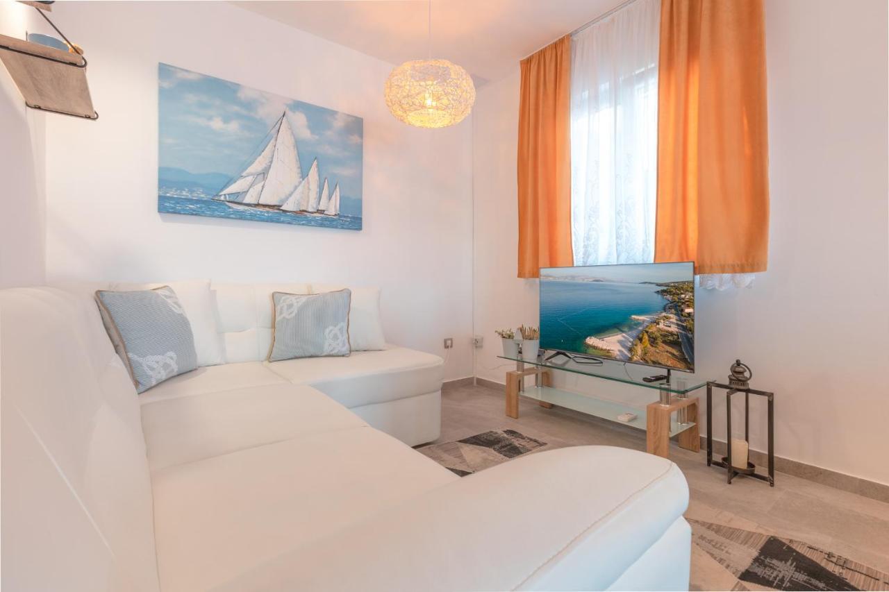 Holiday Home Insulam Mare Trogir Exterior foto
