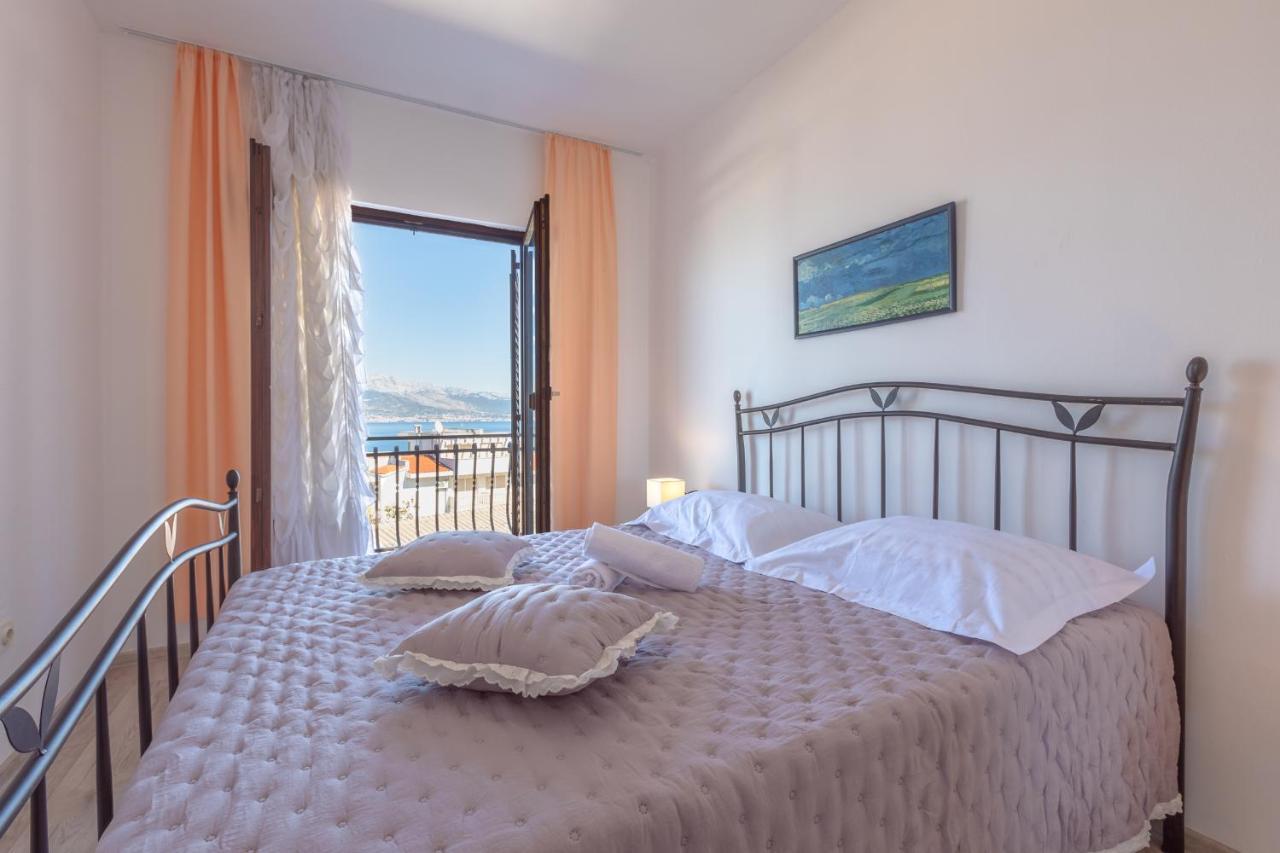 Holiday Home Insulam Mare Trogir Exterior foto