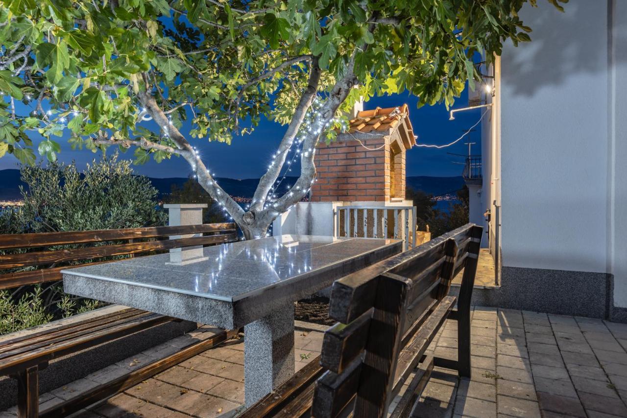 Holiday Home Insulam Mare Trogir Exterior foto