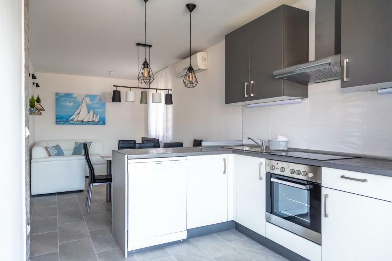 Holiday Home Insulam Mare Trogir Exterior foto